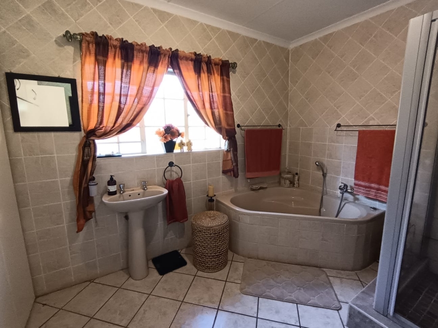 4 Bedroom Property for Sale in Cashan North West